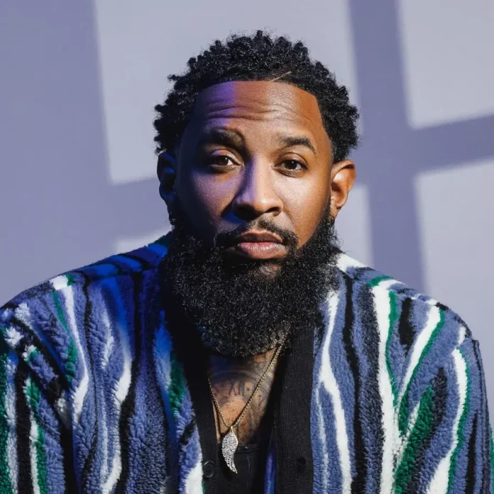 Mike Jr, ki te genyen 8 prim gwan distribisyon, se Mike Jr, qui a gagné 8 Stellar Awards, est le