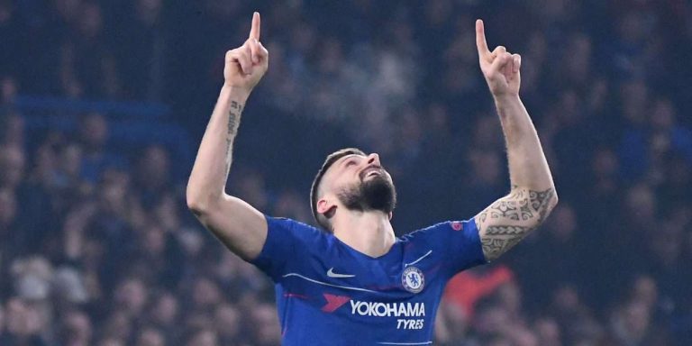 Olivier Giroud, Pi bon Goutè nan Istwa Blues la, Dwèt pwente nan syèl la
