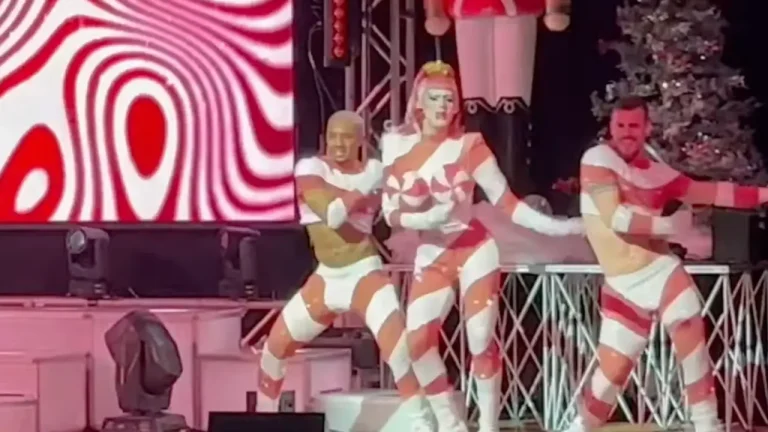 Reveran Frazier fòtman kondane Drag Show k ap chèche pervè Nwèl la