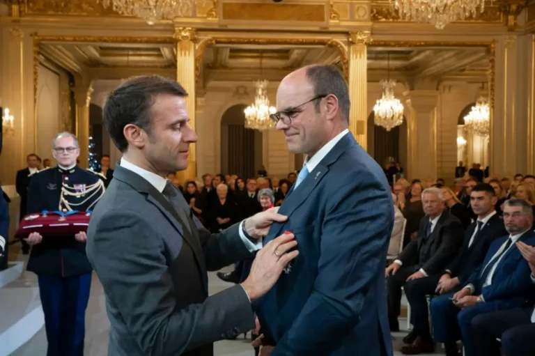 Prezidan Federasyon Pwotestan an Frans te onore pa Legion Onè a