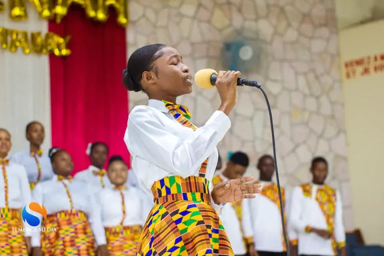 Dans une atmosphère empreinte de ferveur et de louange, la chorale Shekinah de l...