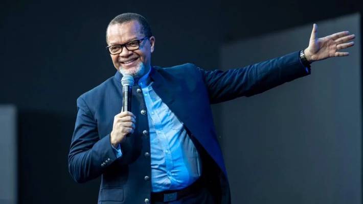 Marcello Tunasi siyen akò ak fanmi Blanche Kandolo
